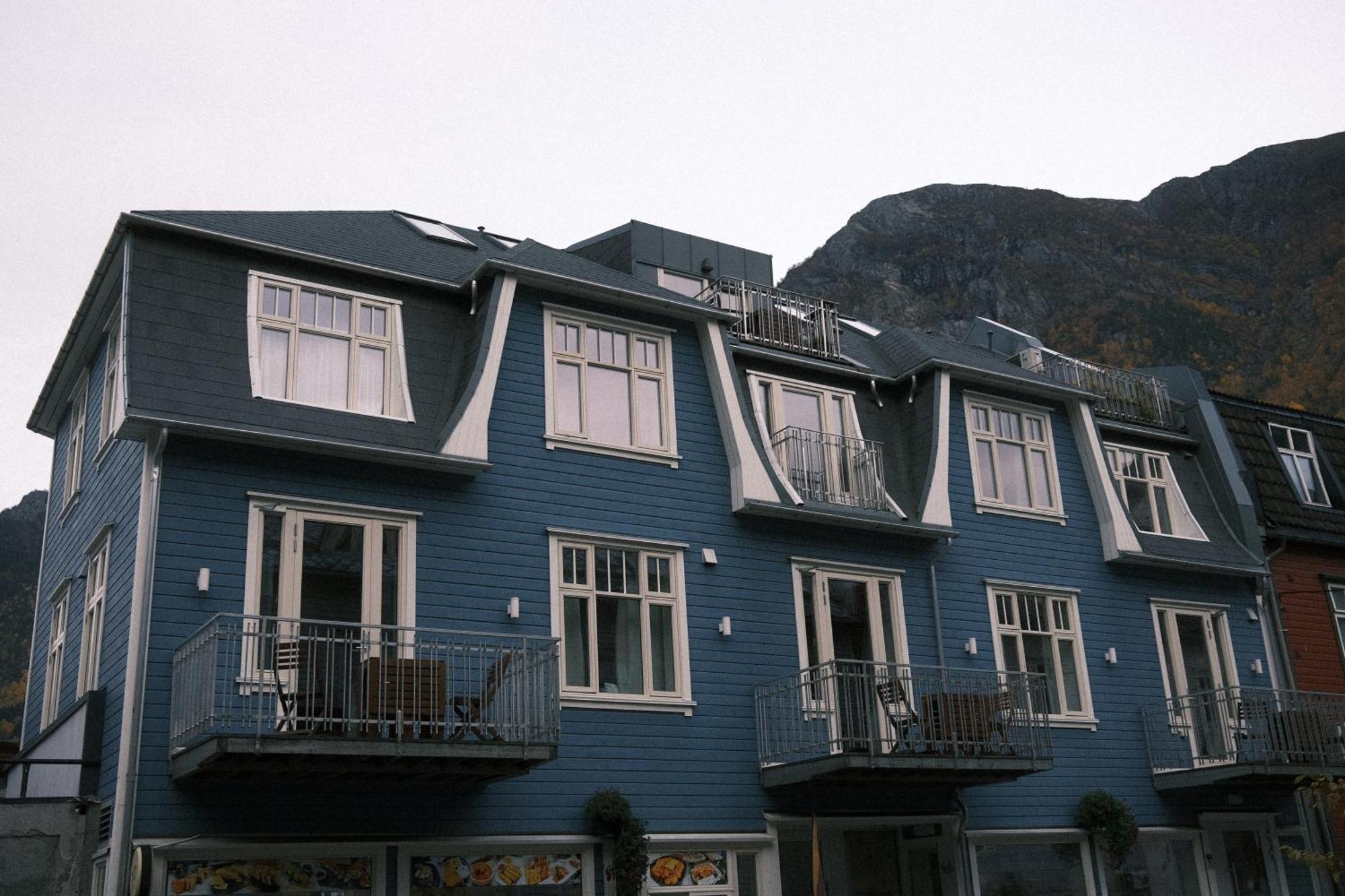 אודה Blue House Dormitory מראה חיצוני תמונה